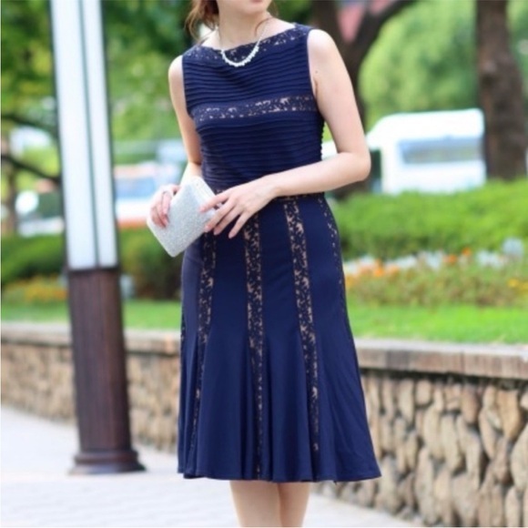 Tadashi Shoji Dresses & Skirts - Tadashi Shoji Lace Panel Dress